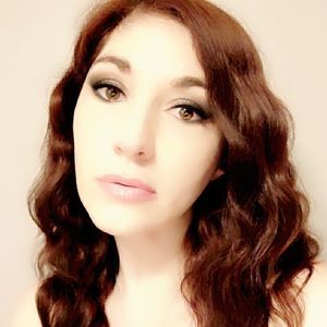 Meet your Posher, Carrie-lynn